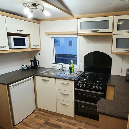 Carnaby Holiday Caravan, West Sands, Selsey Extérieur photo